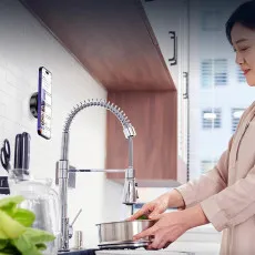 360° rotating magnetic and vacuum suction phone holder also to compatible with walls