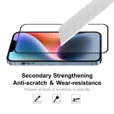 Demonstration of the scratch-resistant properties of the tempered glass screen protector for iPhone 16e