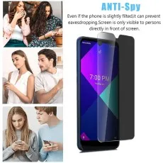 Demonstrating anti-peeping technology for Vivo Y33 screen protector in public transport.