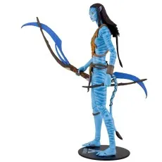 A side-view of the blue-skinned Neytiri toy, a Na'vi with brown braided hair and tribal clothing.