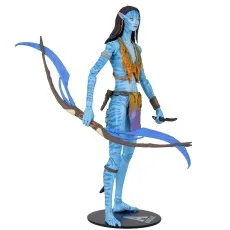 A full view of the blue-skinned Neytiri toy with her brown braided hair and tribal clothing.